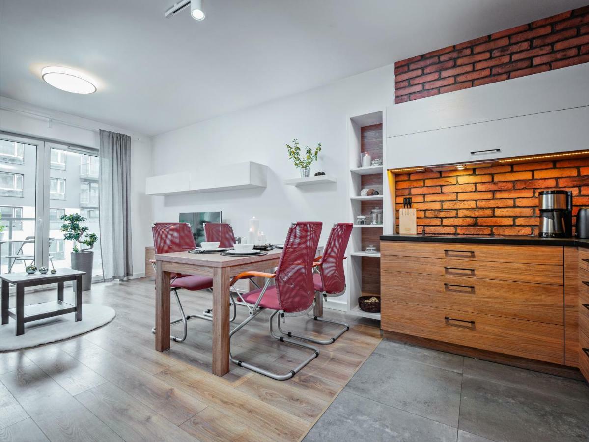 Apartamenty Homely Place Serce Poznania - Stary Rynek - Parking Apartment *